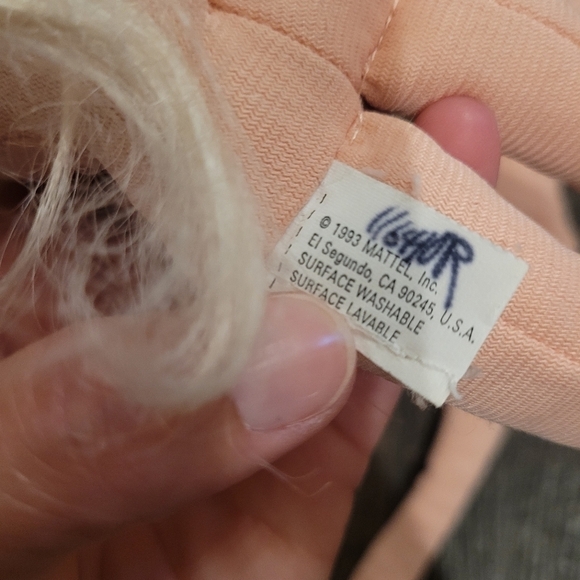 Vintage Washable 1993 Barbie Dolls Set of 2 - Picture 3 of 4